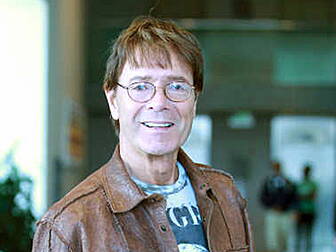 Cliff Richard home searched ov...